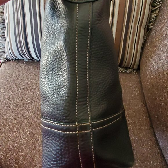 EUC Coach Black Pebbled Leather Hobo - Picture 8 of 9